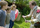 Chariovalda teaches about plumbata and their dangers.