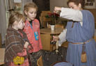 Joke and Marrit showing the ropes to a guest